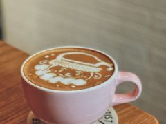设计师拉花热拿铁-SAFARI COFFEE