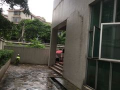 -领晟体育蓝天花园室内游泳馆