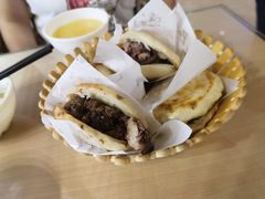 -闫家驴肉老店(华电一校店)