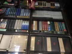 -钟书阁(松江泰晤士小镇店)