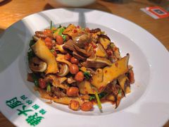 -费大厨辣椒炒肉(万家丽一店)