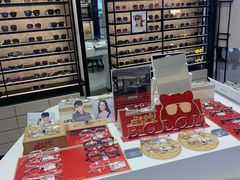 -博士眼镜集团石人工眼镜(虹口万泰店)