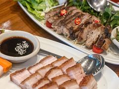 -Chom Cafe and Restaurant