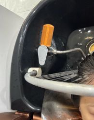 -岳灵生发养发馆