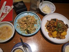 香椿苗拌卤豆丝-95号酱骨·一块豆腐(展春园西路店)