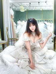 -莫小姐婚纱
