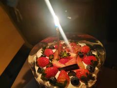 招牌红丝绒草莓裸蛋糕-艾加柒克蛋糕茶歇甜品台(春熙路店)