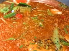 -野山舂·贵州现舂酸汤火锅(鸿通城店)