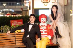 -雪中彩影婚纱摄影·微光艺术中心