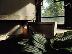 -彳亍咖啡·这里(水湾路店)