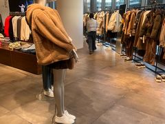 -URBAN REVIVO(上海中庚漫游城店)
