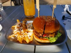 -三勾JJJ Burger&Coffee(梅溪湖店)
