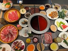 -牛YO寿喜烧·铁板烧和牛火锅自助(市府恒隆店)