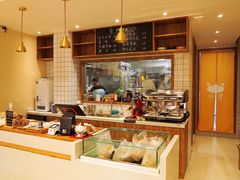 -沁屋面包店(人民东路店)