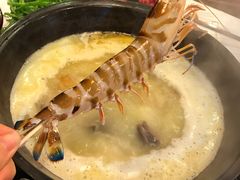 -鲜入围煮花胶鸡海鲜火锅