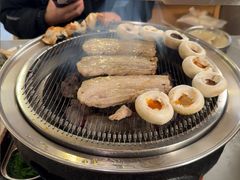 -围炉肉舍•炭烤活鳗•丹东海鲜烤肉(步行街店)