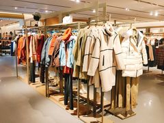 -URBAN REVIVO(济南领秀城贵和购物中心店)