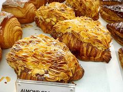巴旦木可颂-MEEBO KAFEE米咖焙坊(虹桥路店)