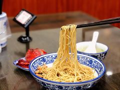 开洋葱油拌面-裕兴记•蟹黄面馆(人民广场店)