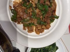 -阿瓦山寨·湘菜现炒·剁椒鱼头王(咸阳总店)