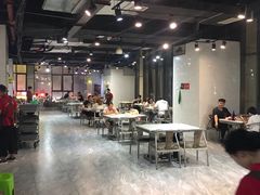 大堂-凤凰路何眼镜香辣蟹(花果园店)