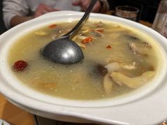 野山菌炖黄油老鸡-山茶云南菜(中关村店)