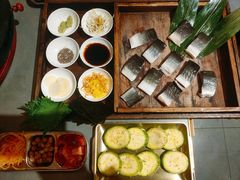 -围炉肉舍•炭烤活鳗•丹东海鲜烤肉(步行街店)