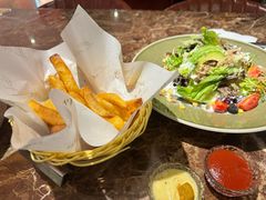 -Let'sBURGERplus·非常创意汉堡(三里屯店)