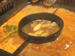 -老牌坊云南鱼豆花火锅(爱建店)