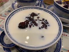 养血黑糯米-广信牛奶甜品世家(台东店)