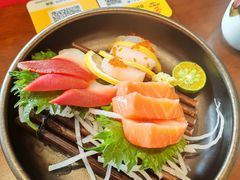 -8PINTS八品脱·日料·烧鸟·精酿小酒馆(莘庄店)