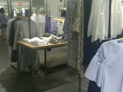 -URBAN REVIVO(高德置地广场·春广场店)