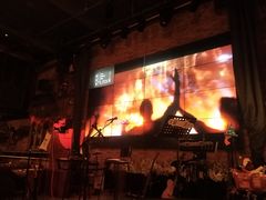 -胡桃里音乐餐厅(陶溪川店)(川湘赣菜·世界百大酒庄直供红酒·音乐表演)