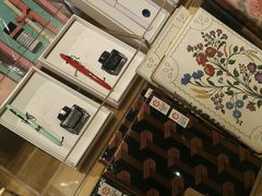 -九木杂物社(新奥购物中心店)