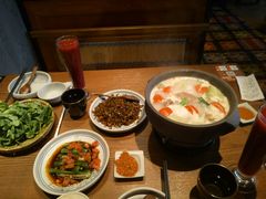 -云海肴·汽锅鸡·云南菜(天山百盛优客店)