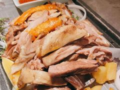 牧民烤羊腿-耶里夏丽·丝路新疆菜·清真食品(徐汇南丹东路臻选店)