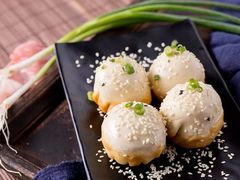 曹壹两灌汤生煎包-罍+村卤菜摊(罍街店)