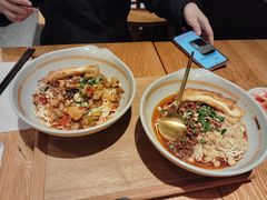 -呼啦面馆·头牌豌杂面(爱琴海店)