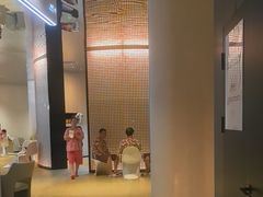 -涨巢·潮玩水疗局