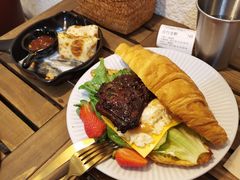 鸡肉流心可颂-甘单茶事小馆(洋河店)