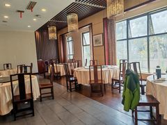 -石家饭店·百年老字号(灵岩山穹灵路店)