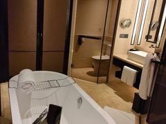 -三亚湾海居铂尔曼度假酒店