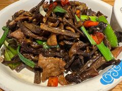 小炒鹿茸菌-胖老汉椒麻鸡清真新疆菜(西御街店)