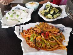 -撒拉人家.酸菜牦牛肉火锅