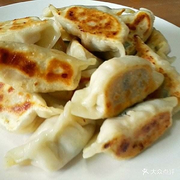 正宗东北手工水饺三鲜煎饺图片 - 第1张