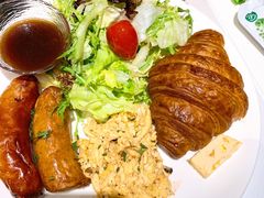英式牛角包配芝士肠全餐-GOTLOT COFFEE&KITCHEN角落厨房NOOK店