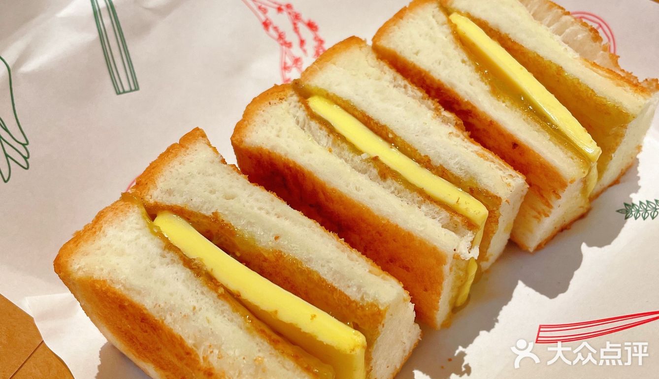 暴风雨探店｜ta不愧是可以让我一啖爱上海南鸡饭的理由