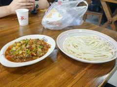 -歹歹的加个面过油肉拌面