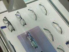 -翰佐蔡司小乐圆·依视路星趣控·暴龙眼镜折扣店