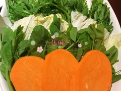 蔬菜拼盘-皇城老妈·大连海鲜火锅(港湾店)